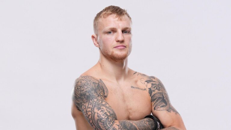 Mason Jones Taklukkan Jeremy Stephens: Dominasi Penuh di UFC Des Moines