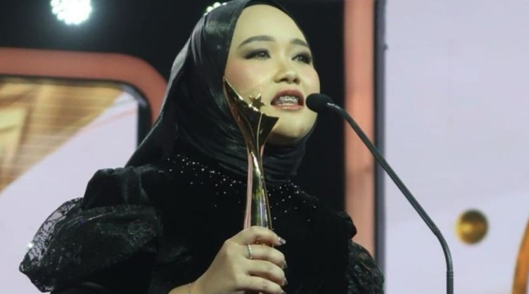 Sara Rahayu Raih Penghargaan di Anugerah Dangdut Indonesia 2024