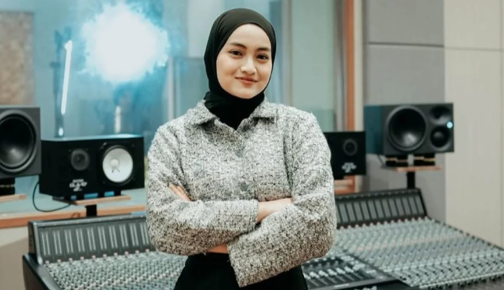 Susah Move On? Eltasya Natasha Hadir dengan Lagu Bertema Cinta Masa Lalu