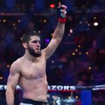 Duel Legenda: Makhachev Pertahankan Gelar Ringan dengan Submission Dramatis atas Poirier