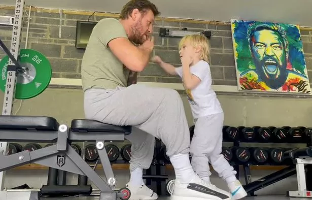 Darah Petarung, Kaki Pemain Bola: Conor McGregor Jr. Curi Perhatian di Lapangan Hijau